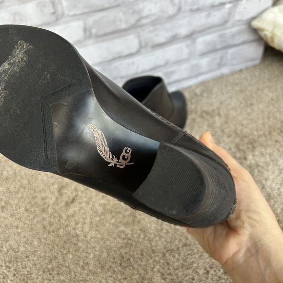 UGG black Charlotte ankle booties brown leather size 6 - Picture 6 of 11